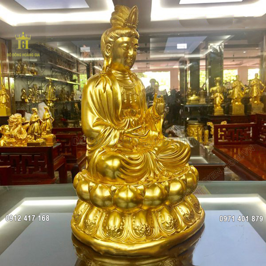 Vật phẩm này thường được đặt tại không gian sang trọng, trên một bục cao tại phòng khách hay phòng thờ Thần Phật